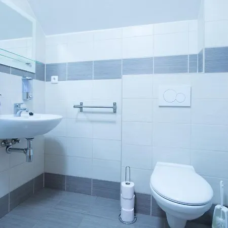 A Vinarstvi Lelikovi Penzion