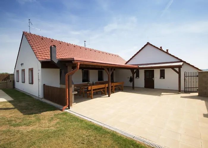 A Vinarstvi Lelikovi Gasthof Dolní Dunajovice